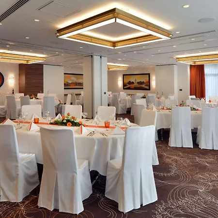 Western Delta Park Hotel 4*