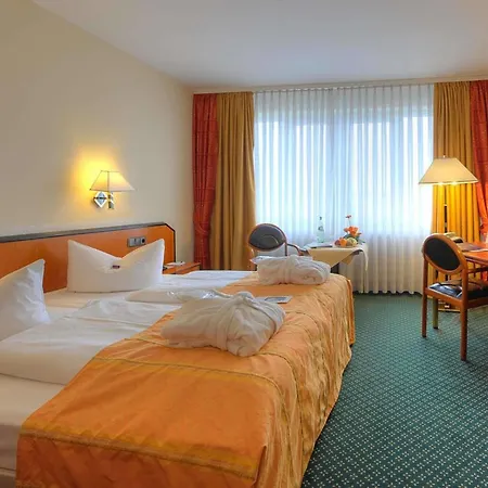 Western Delta Park 4*