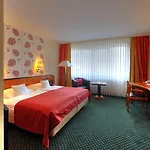 Western Delta Park 4*