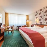 Western Delta Park 4*