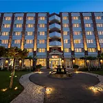 מלון Western Delta Park 4*