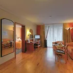 Western Delta Park Hotel 4*