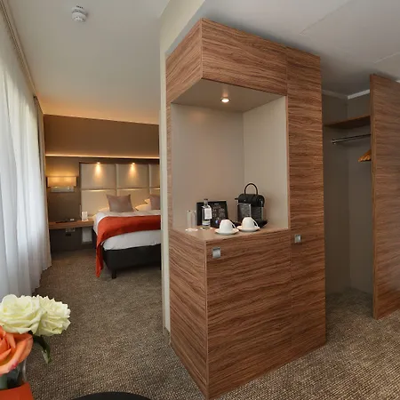 Western Delta Park 4*