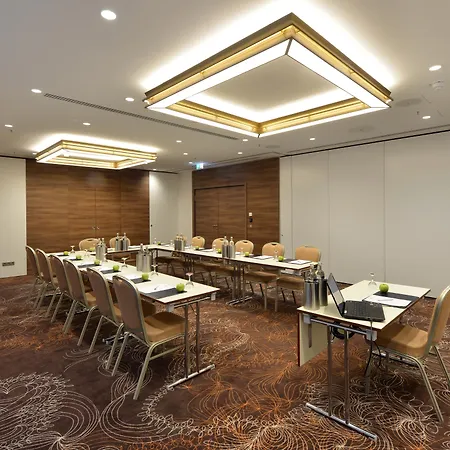 Western Delta Park Hotel 4*