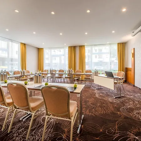 Western Delta Park 4*