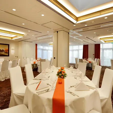 Western Delta Park Hotel 4*