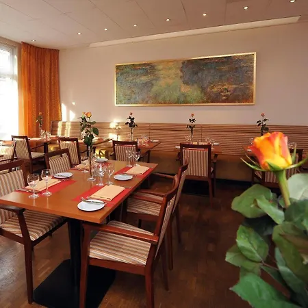 Western Delta Park Hotel 4*