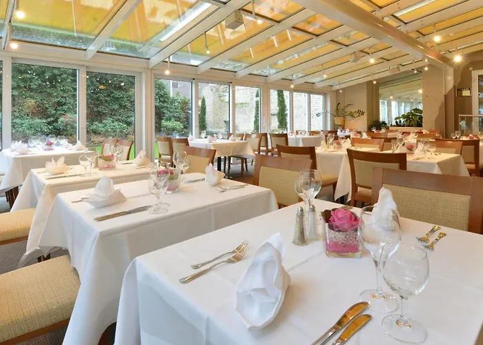 Western Delta Park 4*