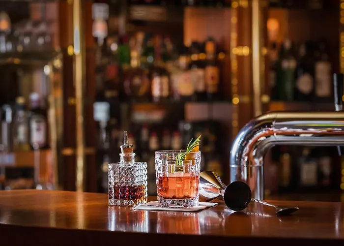 Western Delta Park Hotell 4*