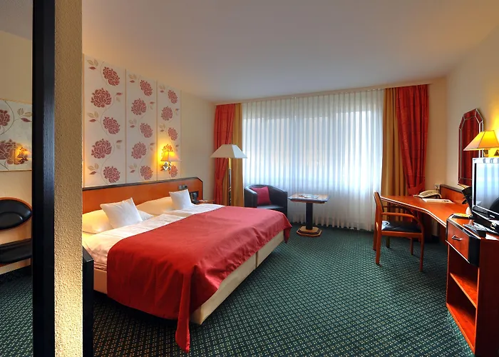 Western Delta Park 4*