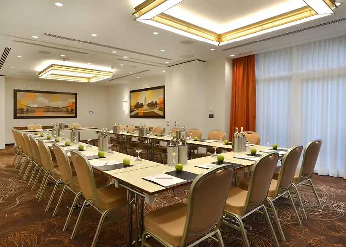 Western Delta Park מלון