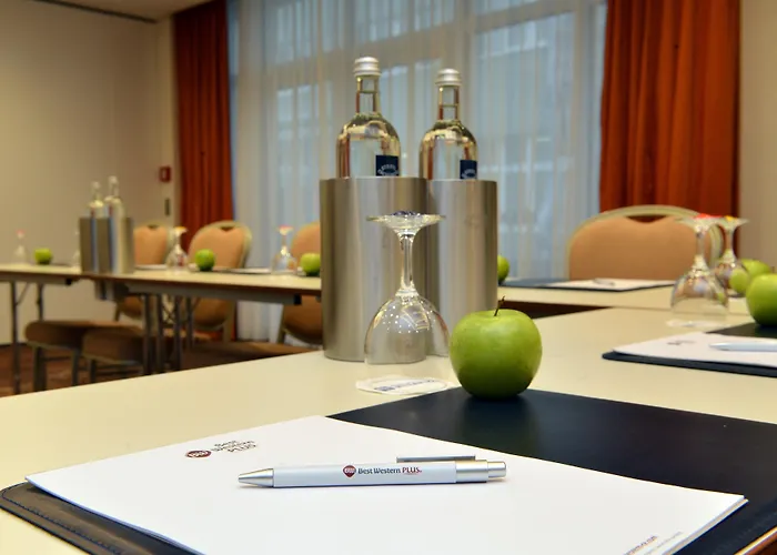 Western Delta Park מלון