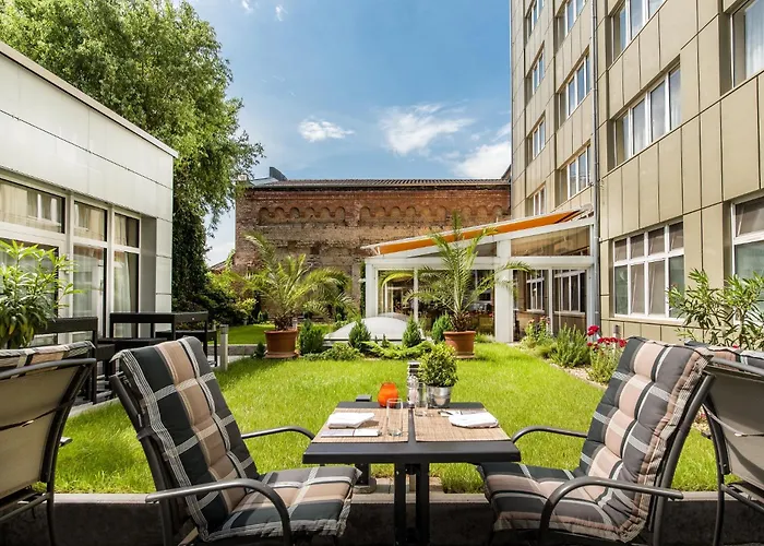 Western Delta Park 4*